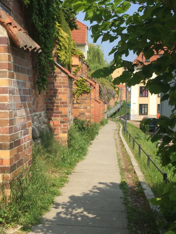 Ferienwohnung An Der Historischen Stadtmauer Rostock Exterior foto